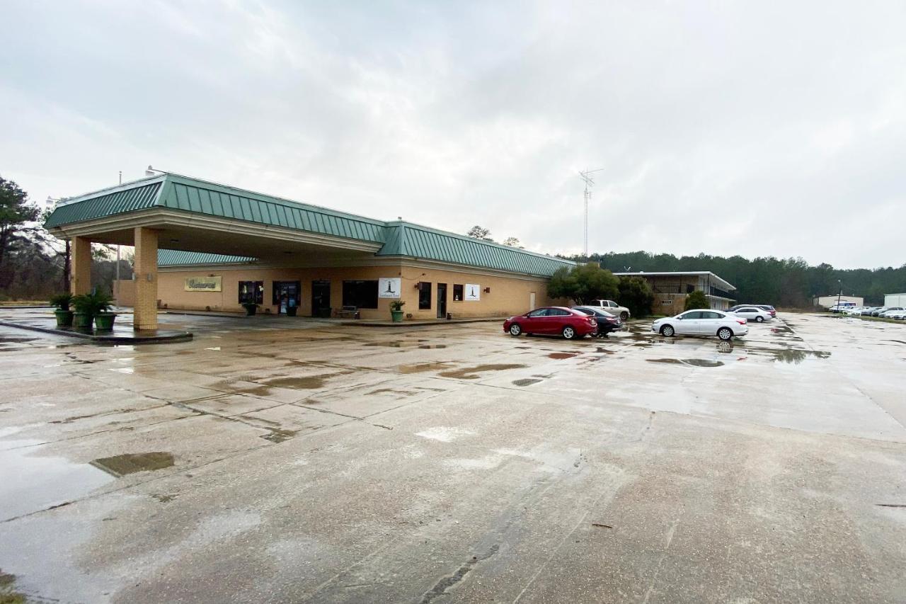 Landmark Hotel Leesville Exterior photo